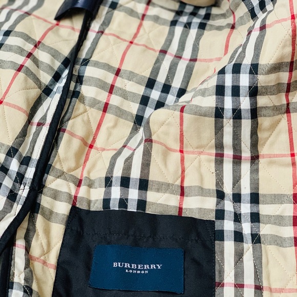 🍾⛔️SOLD⛔️🥳Authentic Burberry Jacket - Picture 5 of 8